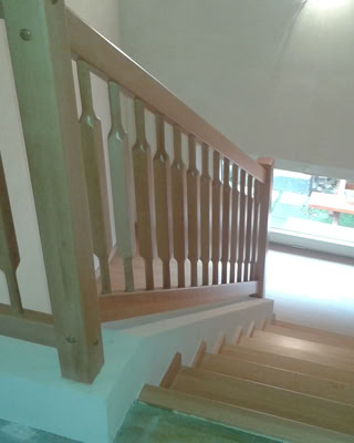 Dřevěné obložení betonových schodišť 05